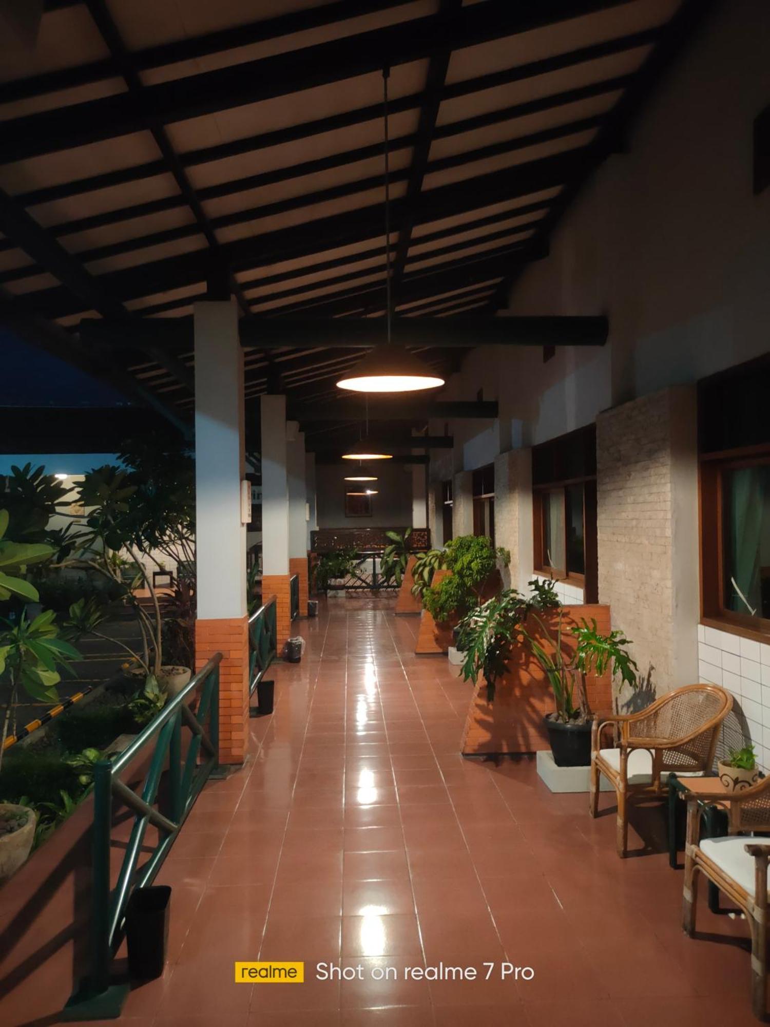 Hotel Aneka Baru 스레맨 외부 사진