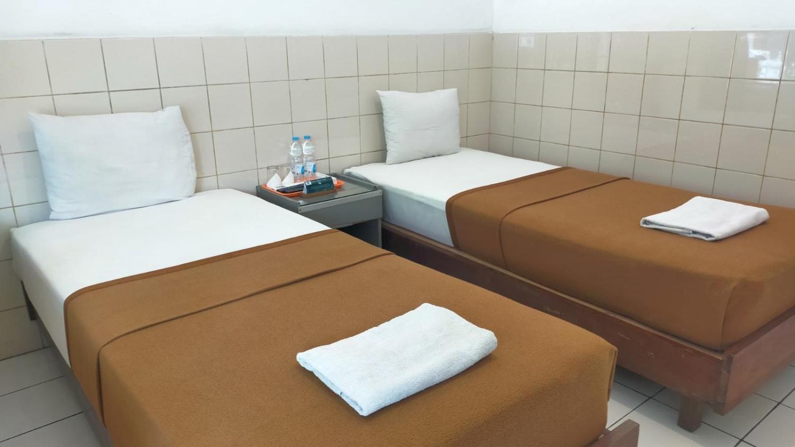 Hotel Aneka Baru 스레맨 외부 사진